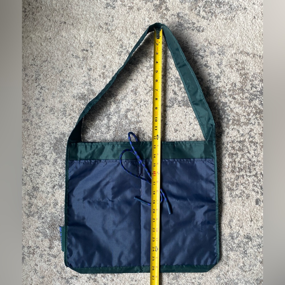 AHLEM Carryall Tote - Picture 2 of 12